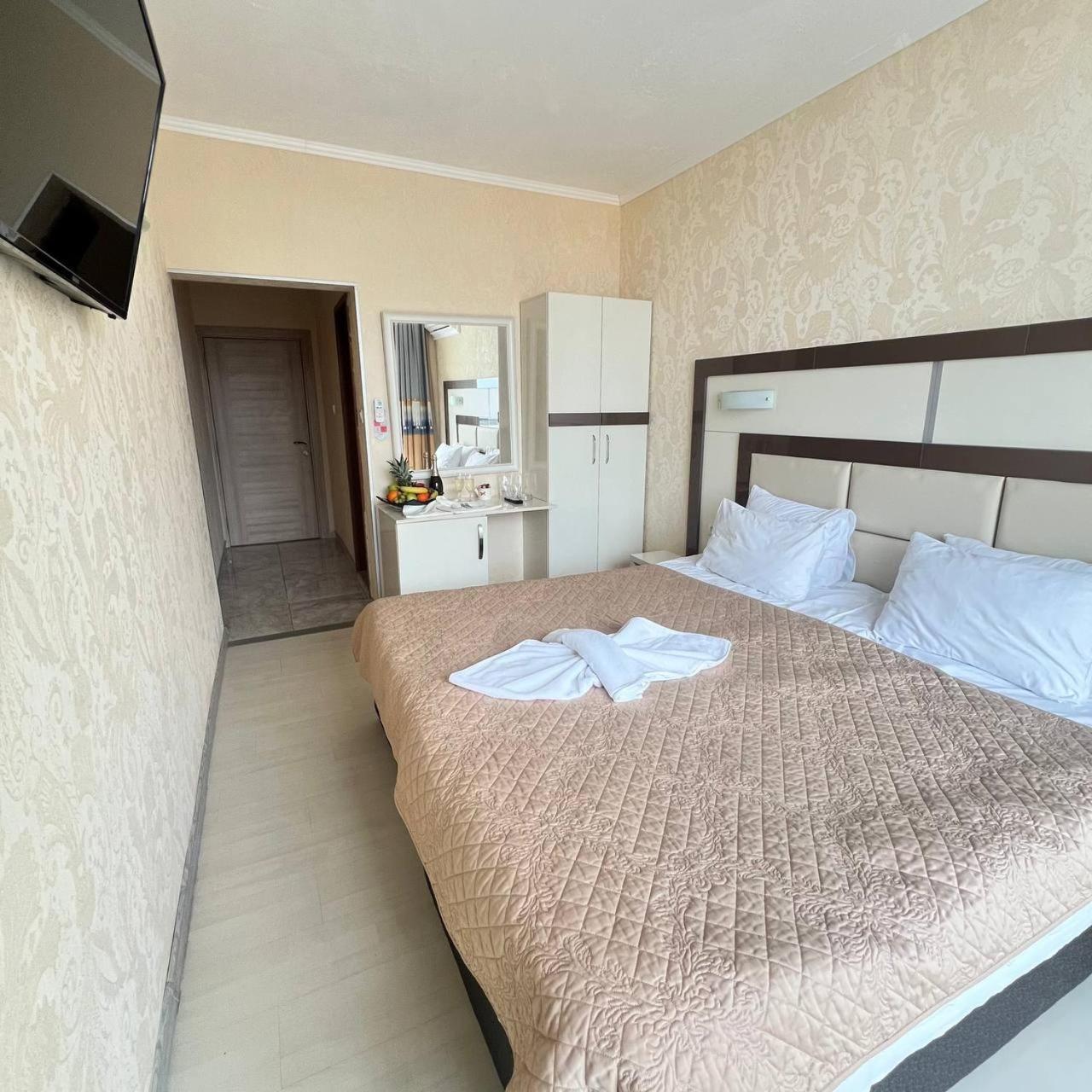 Family Hotel Gallery Солнечный берег Экстерьер фото