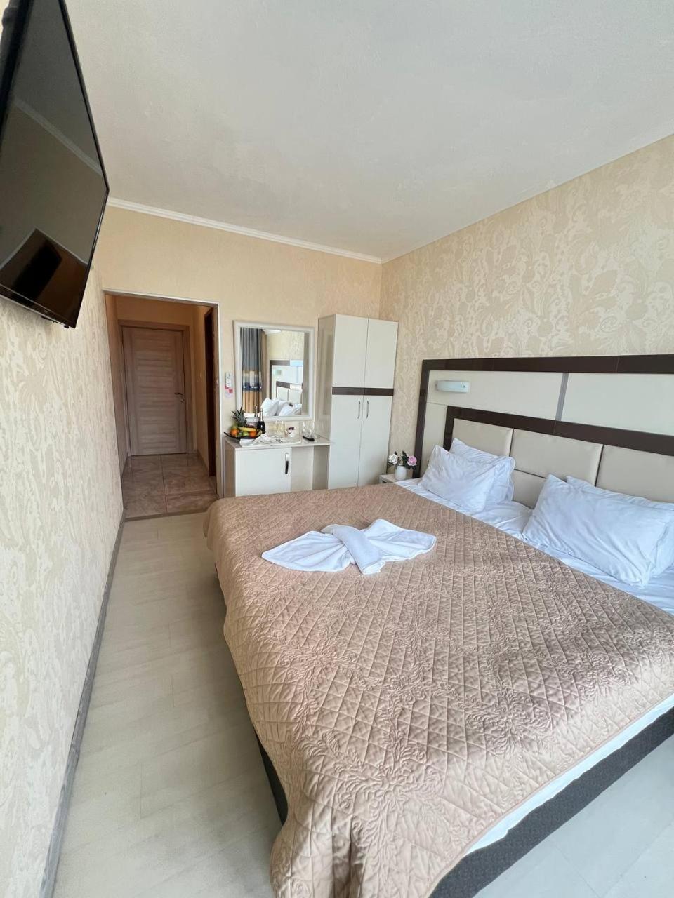 Family Hotel Gallery Солнечный берег Экстерьер фото