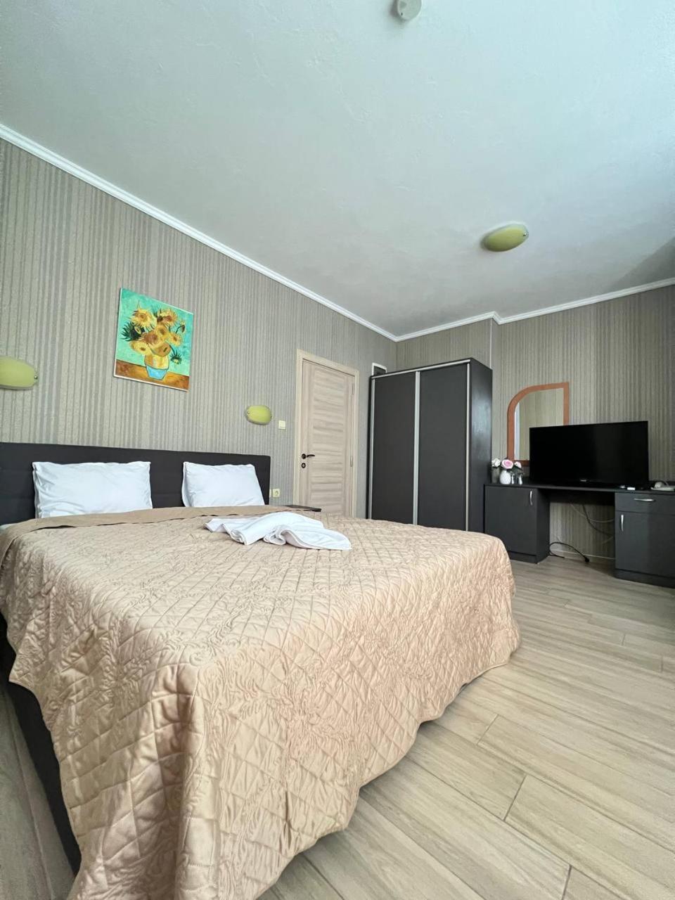 Family Hotel Gallery Солнечный берег Экстерьер фото