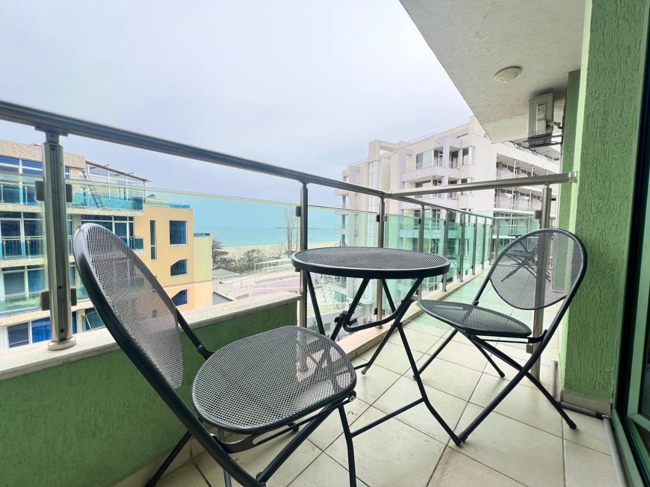 Family Hotel Gallery Солнечный берег Экстерьер фото